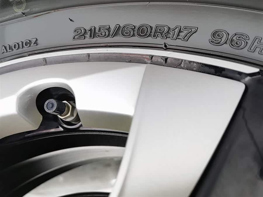 Toyota C-HR EV 2021 immagine di auto #25