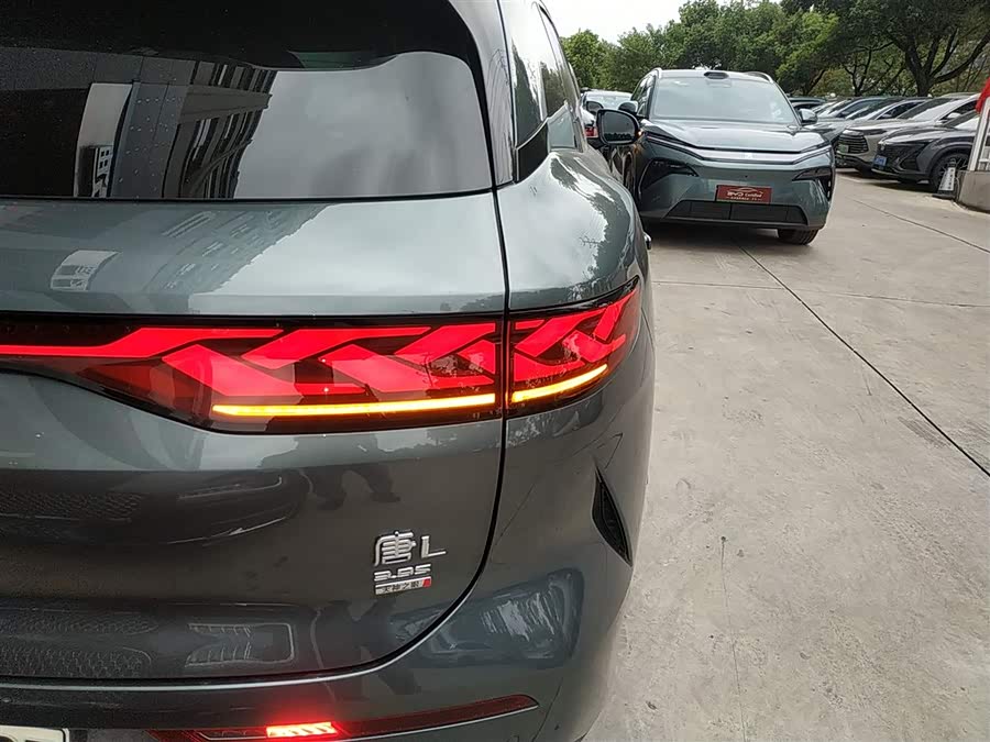 BYD Tang L 2025 immagine di auto #25