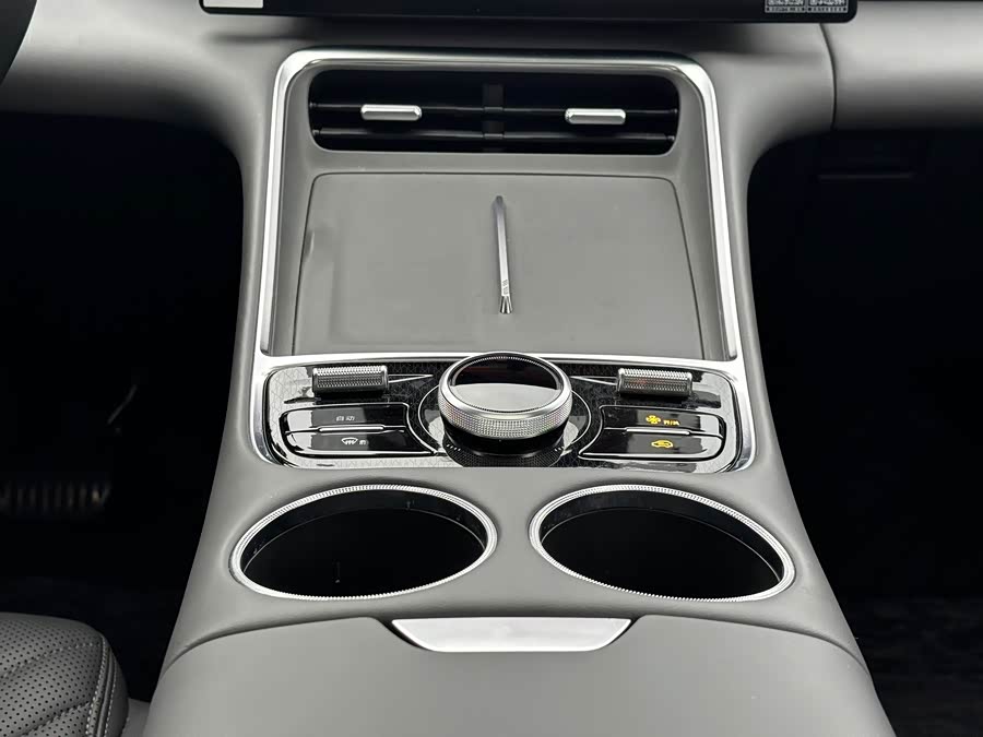 GEELY 2025 #25 GEELY 2025 car image #25