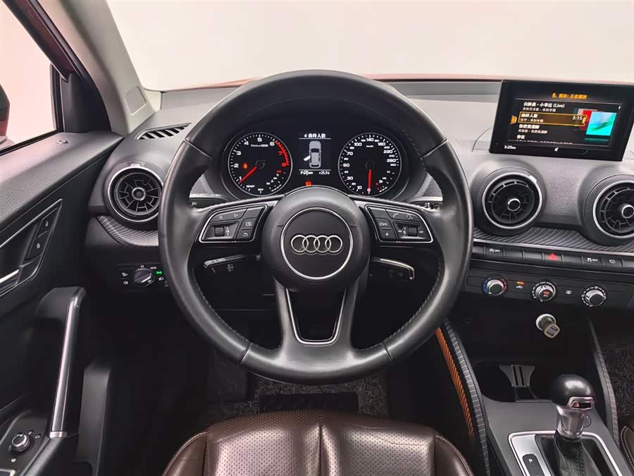 Audi Q2L 2018 car image #25