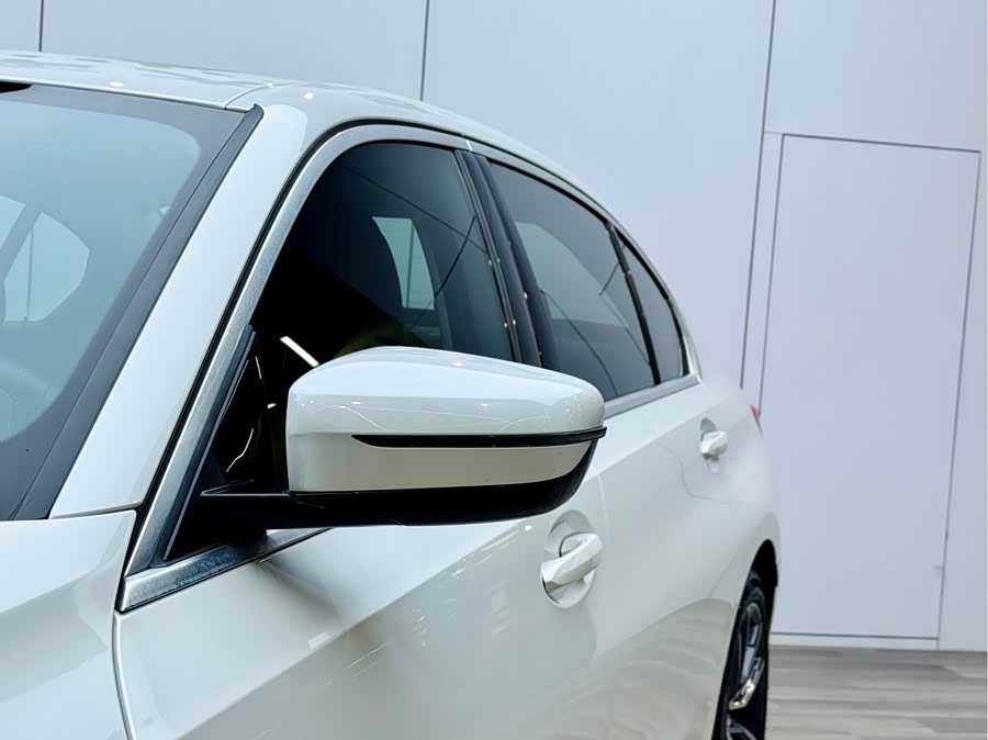 BMW 3 Series 2020 car image #25