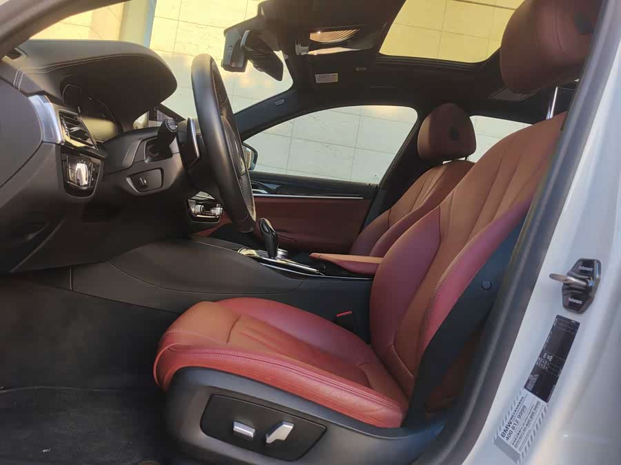 BMW 5 Series 2020 car image #25
