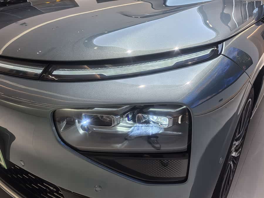 Xpeng G9 2023 car image #25