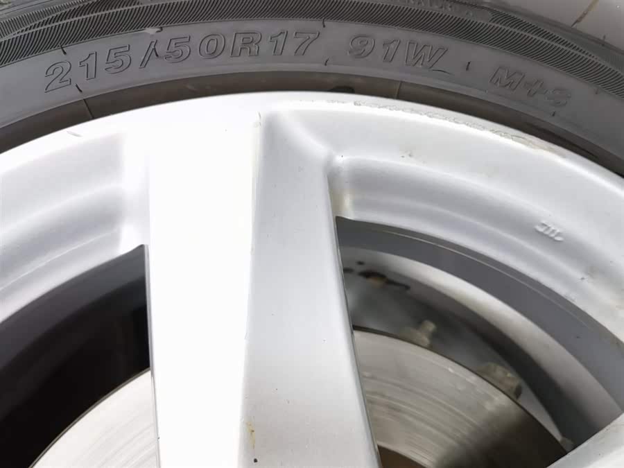 2015 car image #25