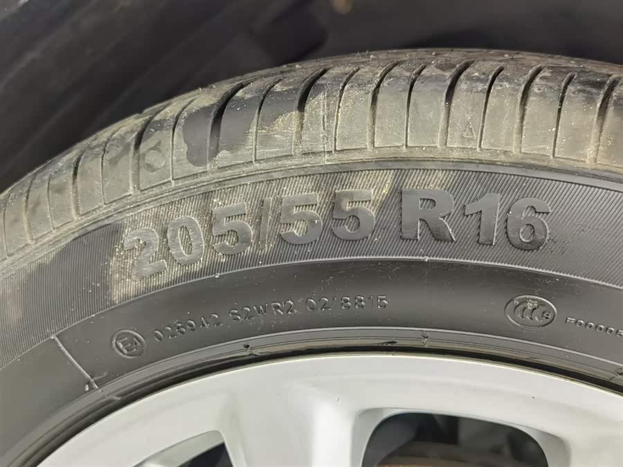 Roewe i5 2020 car image #25