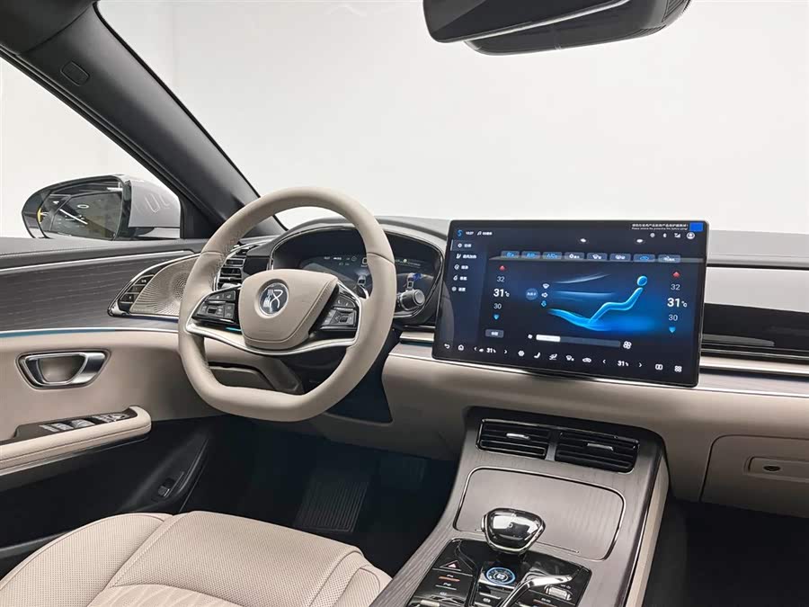 BYD Han 2025 car image #25