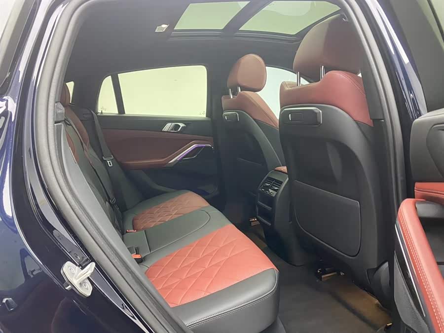 BMW X6 2024 immagine di auto #25