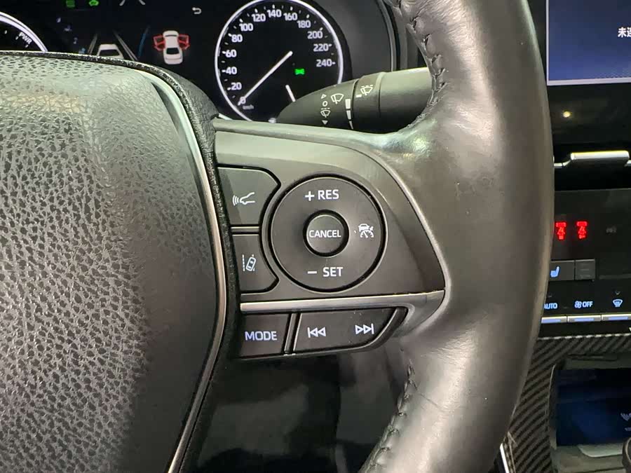 Toyota Avalon 2019 car image #25