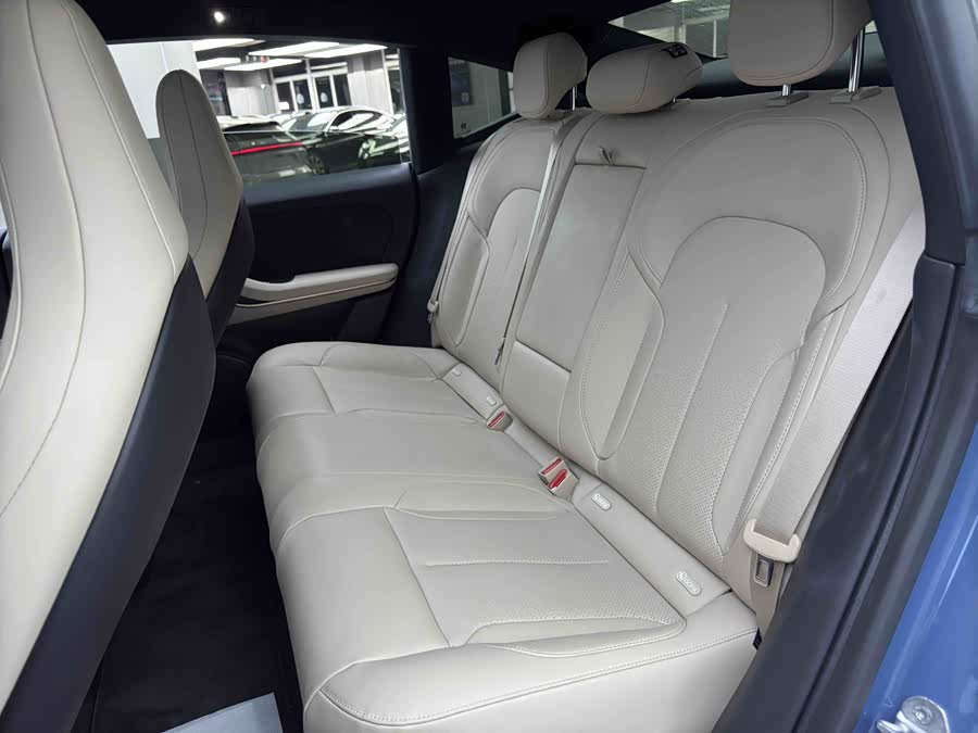 NIO ET5 2022 car image #25
