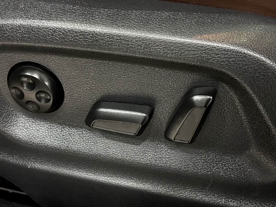 Volkswagen Tiguan 2014 car image #25