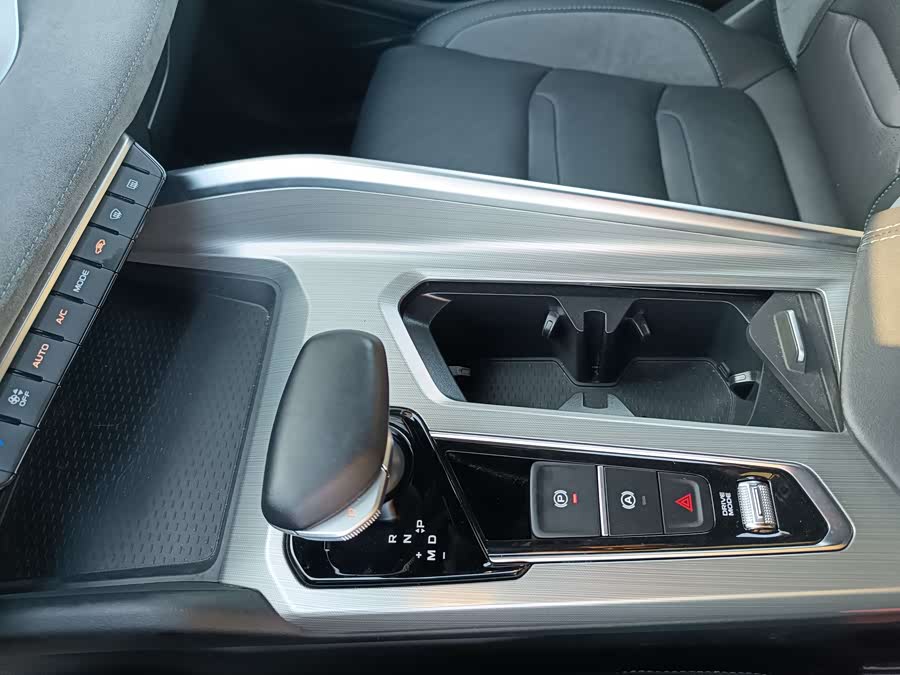 GEELY Preface 2023 car image #25