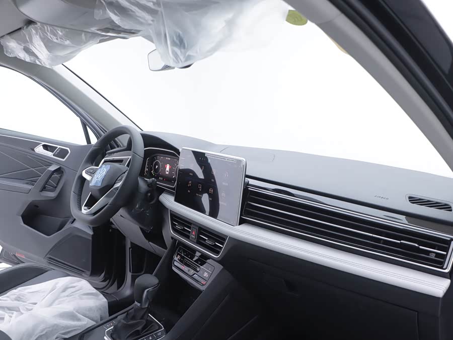 Volkswagen Tiguan L New Energy изображение автомобиля #25