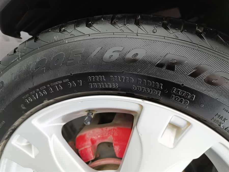 Great Wall M4 2014 صورة سيارة #25