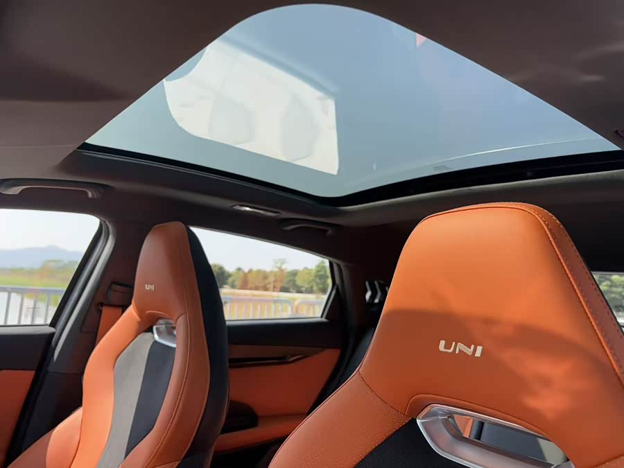 Changan UNI-V 2023 car image #25