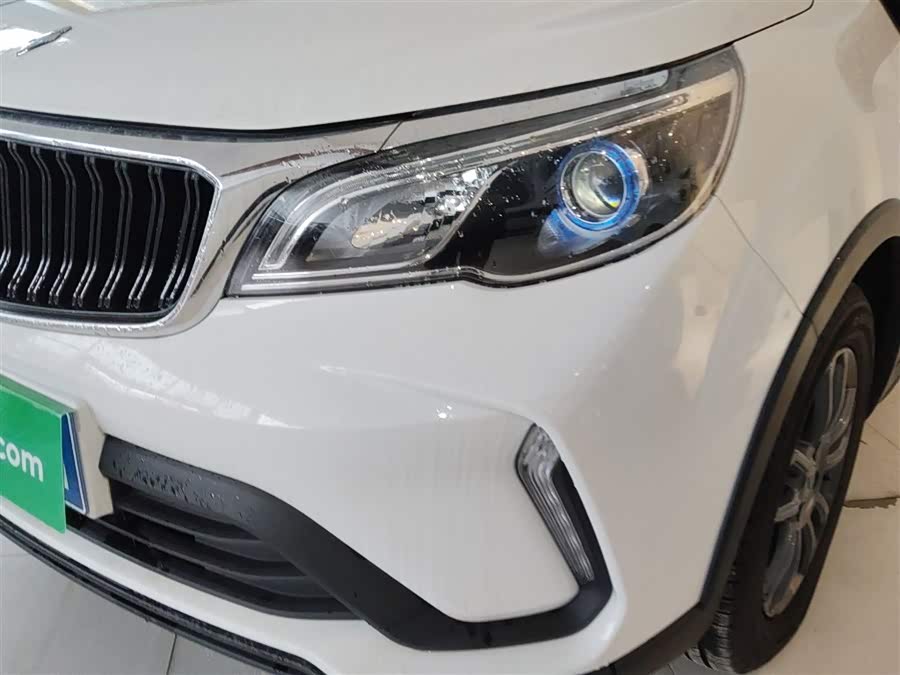 X3 PRO 2025 car image #25
