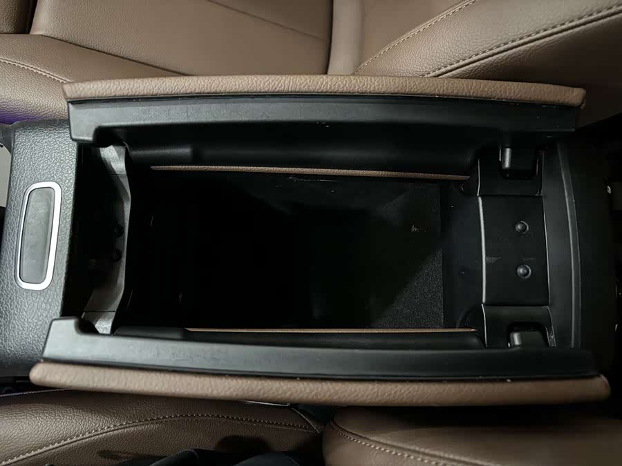 Mercedes-Benz GLB Class 2020 car image #25