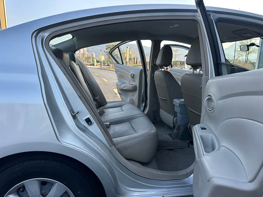 Nissan Sunny 2017 car image #25