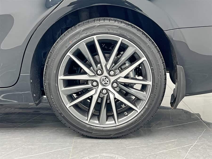 Toyota Camry 2021 car image #25