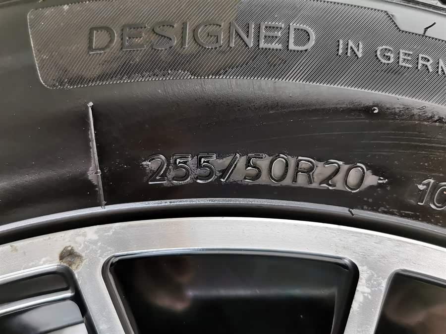 2020 car image #25