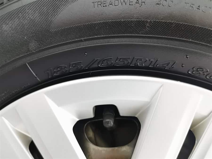 Volkswagen Polo 2014 car image #25