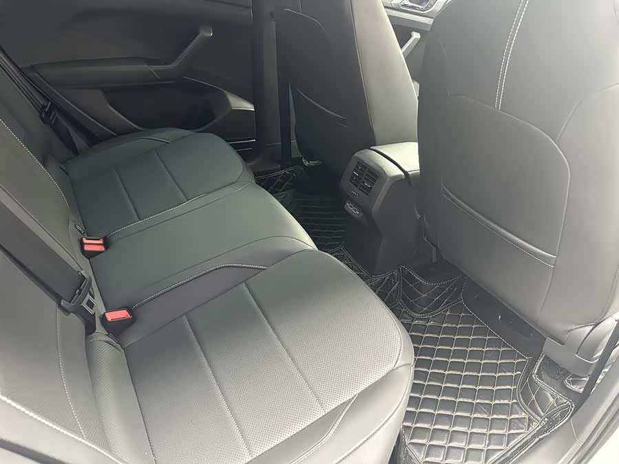 Volkswagen T-Cross 2020 #25 Volkswagen T-Cross 2020 car image #25