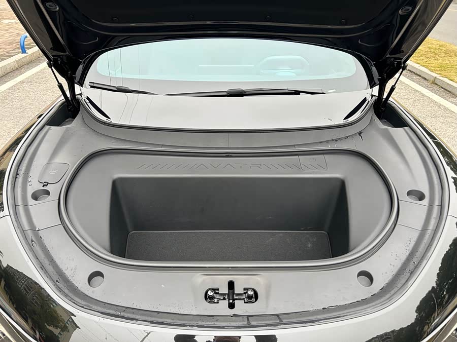 Avatr 12 2025 car image #25
