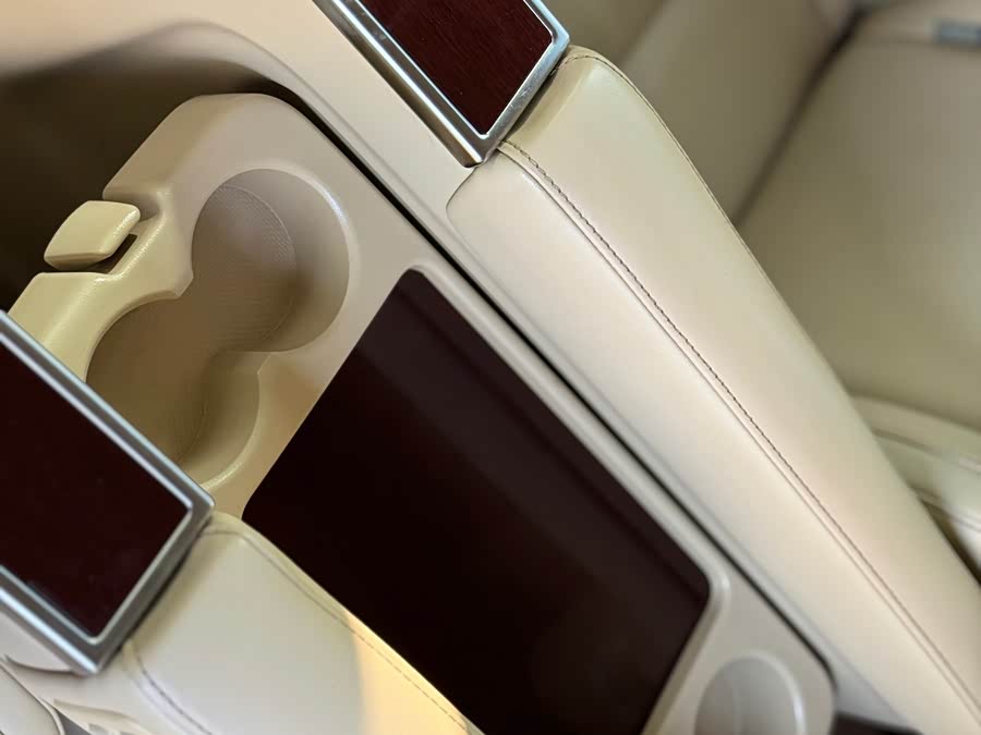 Toyota Alphard 2017 car image #25