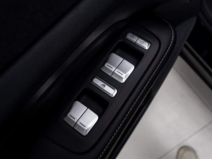 Xpeng G6 2025 immagine di auto #25