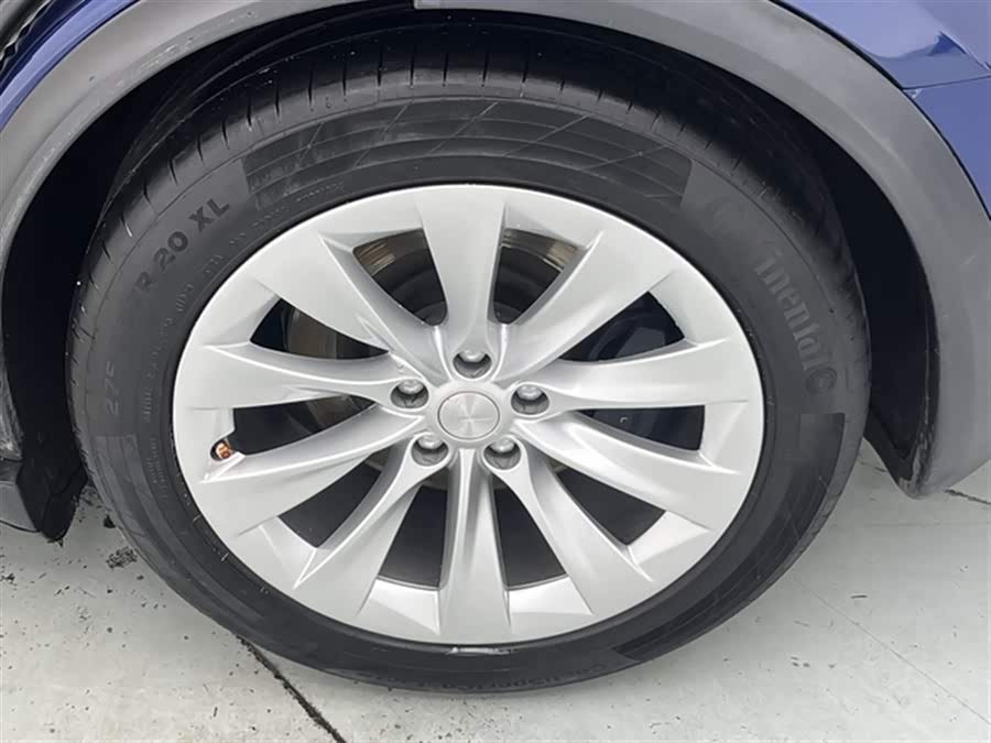 Tesla Model X 2018 car image #25
