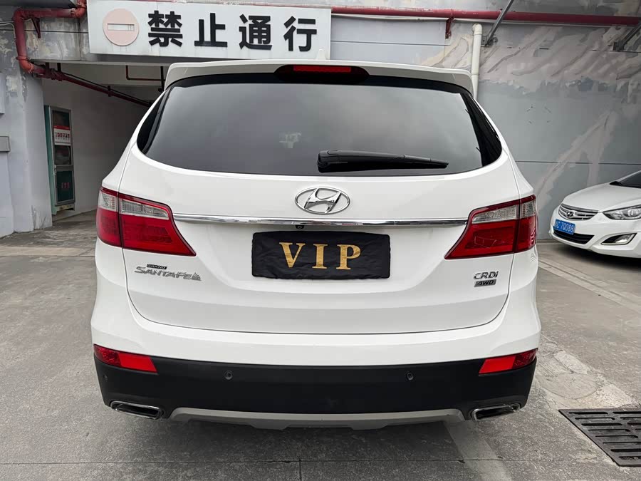 Hyundai Grand Santa Fe 2015 car image #25