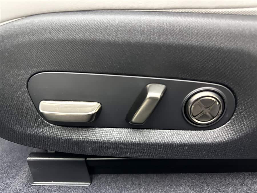 MI SU7 2025 car image #25