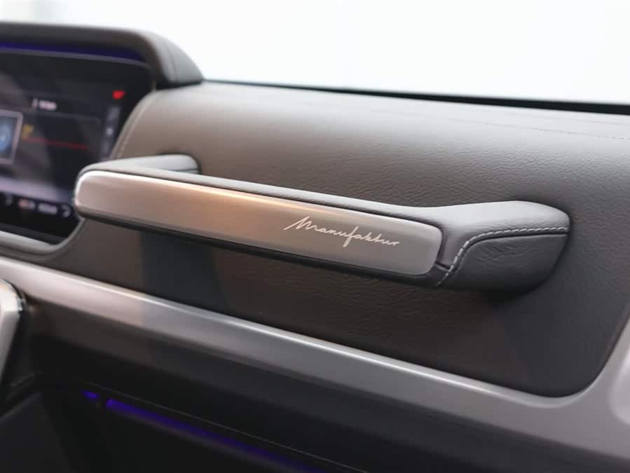 Mercedes-Benz 2025 car image #25