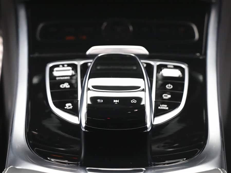 Mercedes-Benz 2025 car image #25