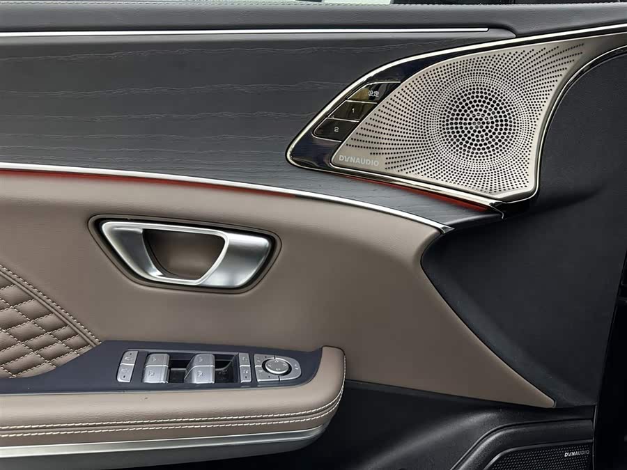 BYD Han 2023 car image #25