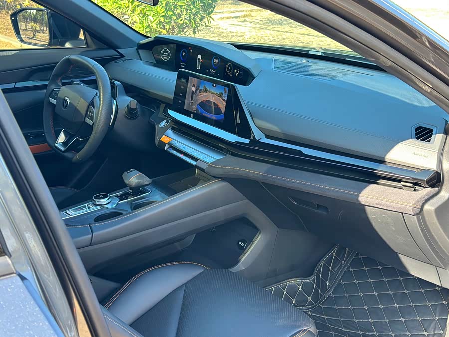 Changan UNI-V 2022 car image #25