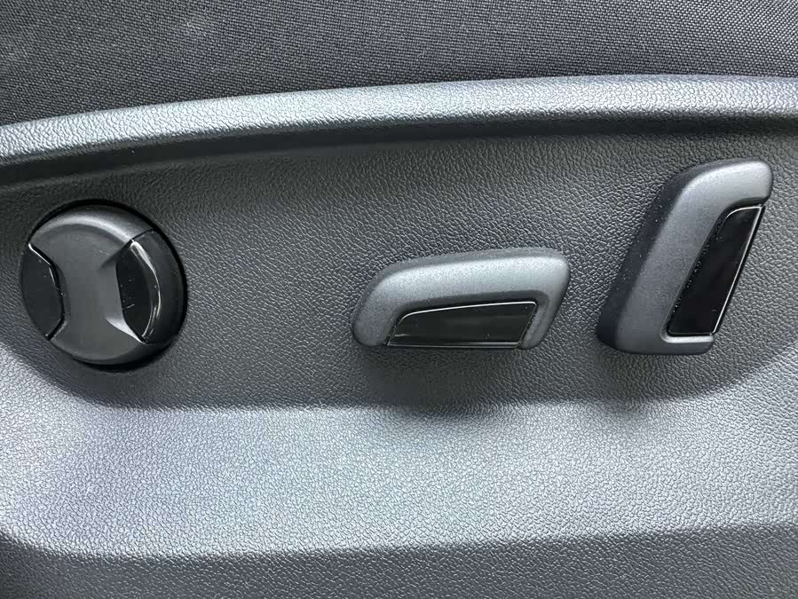 Volkswagen Tayron 2022 immagine di auto #25