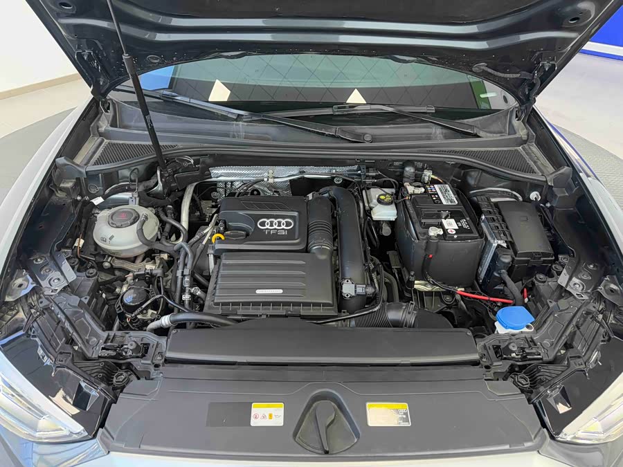 Audi Q3 2022 car image #25