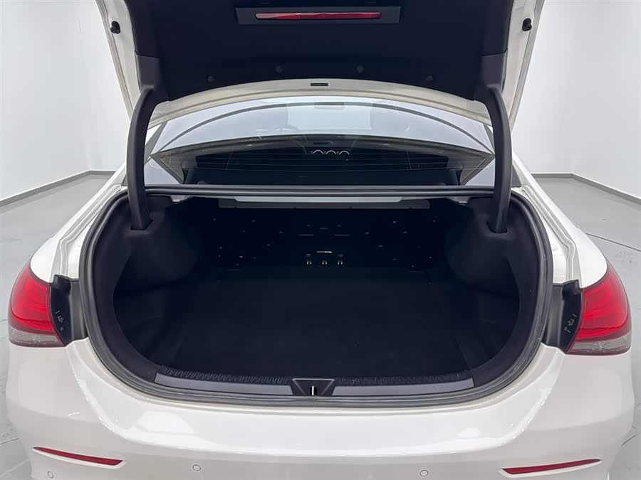 Mercedes-Benz A Class 2021 car image #25