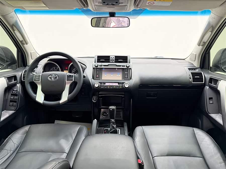 Toyota Land Cruiser Prado 2017 car image #25