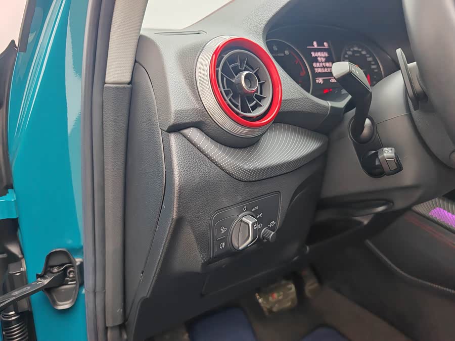 Audi Q2L 2023 car image #25