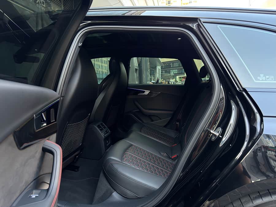 Audi RS 4 2022 immagine di auto #25