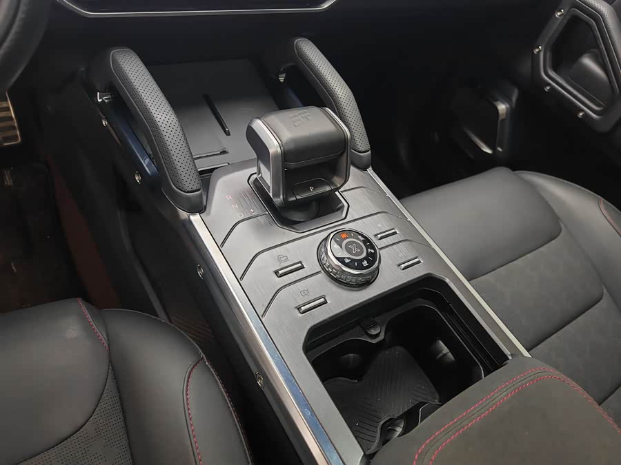 Jetour Traveller 2024 car image #25