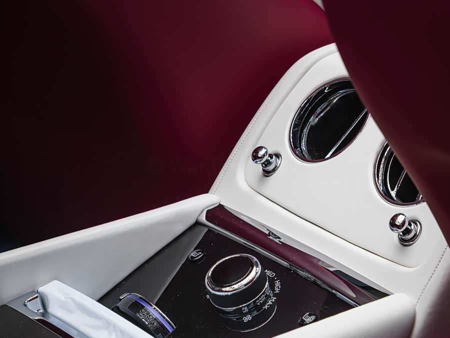 劳斯莱斯 闪灵 2024 汽车图片 #25