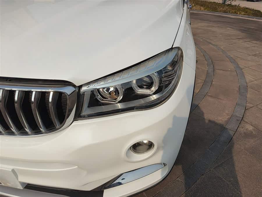 SWM X7 2018 imagen de coche #25