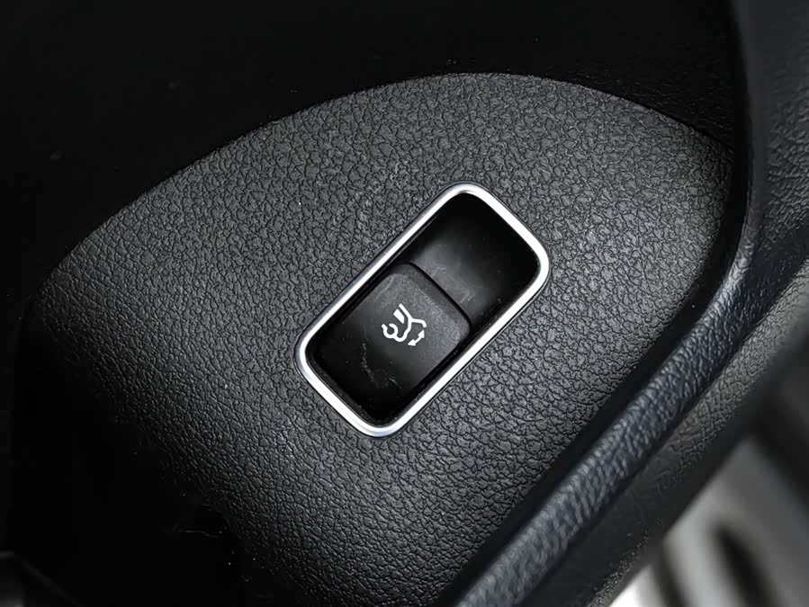 Mercedes-Benz GLE Class 2023 car image #25