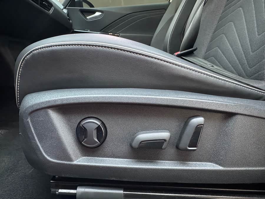 Volkswagen ID.3 2024 car image #25