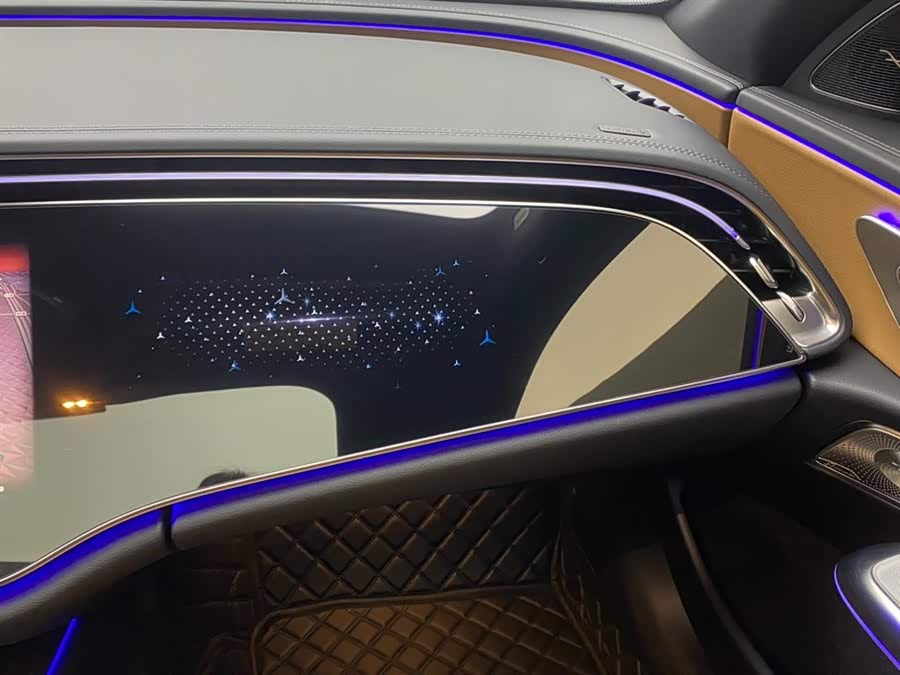 Mercedes-Benz E Class 2025 car image #25