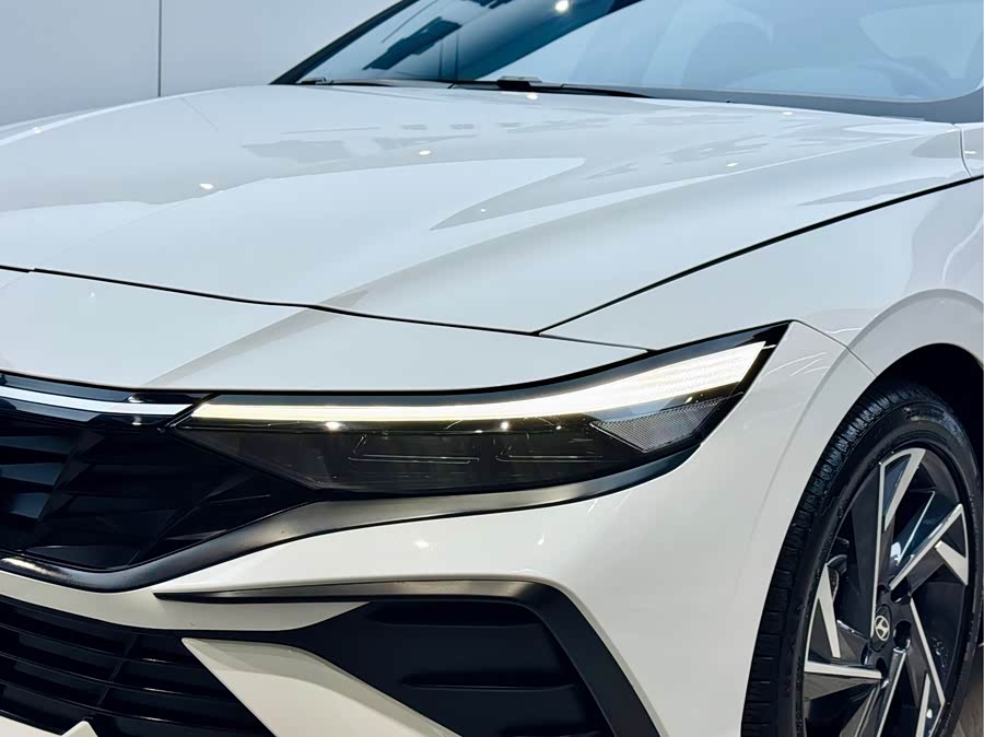 Hyundai Elantra 2025 car image #25