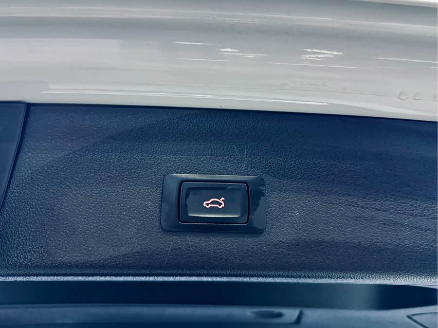 Audi Q3 2019 immagine di auto #25