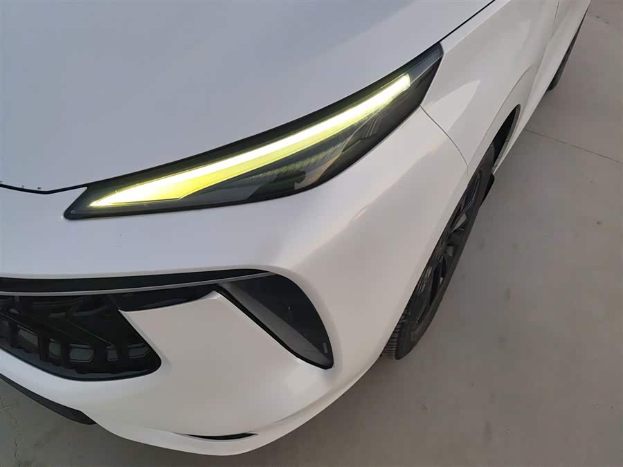 Forthing T5 EVO 2021 #25 Forthing T5 EVO 2021 car image #25